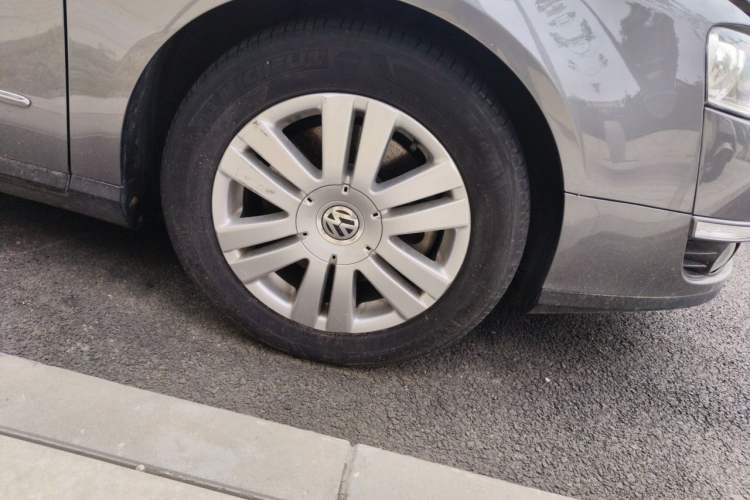 Used Volkswagen Magotan 2009 2.0 TSI DSG Luxury Version Right Front Wheel Hub