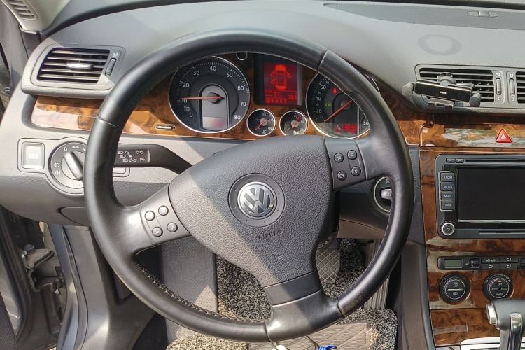 Used Volkswagen Magotan 2009 2.0 TSI DSG Luxury Version Steering Wheel