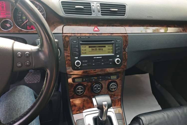 Used Volkswagen Magotan 2009 1.8 TSI DSG Luxury Edition Audio And AC Panel