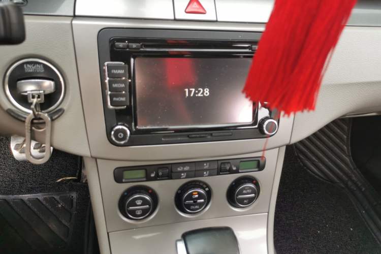 Used Volkswagen Magotan 2009 1.8 TSI DSG Comfort Edition Audio And AC Panel
