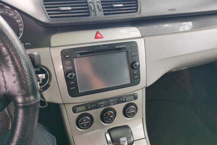 Used Volkswagen Magotan 2009 1.8 TSI DSG Comfort Edition Audio And AC Panel