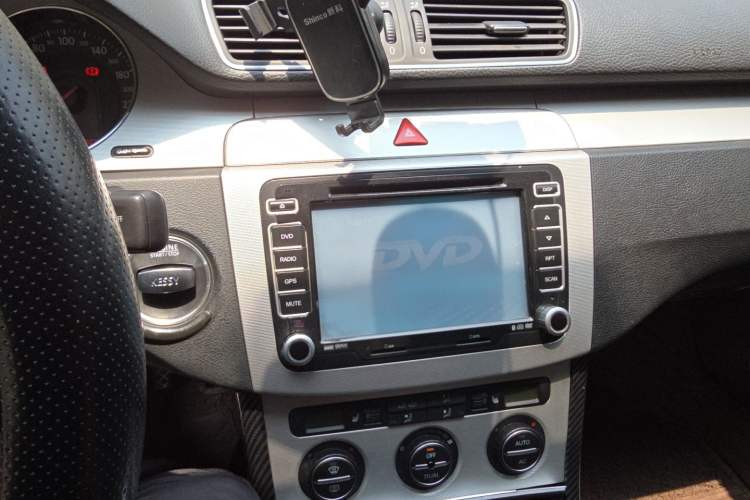 Used Volkswagen Magotan 2009 2.0 TSI DSG Comfort Edition Audio And AC Panel