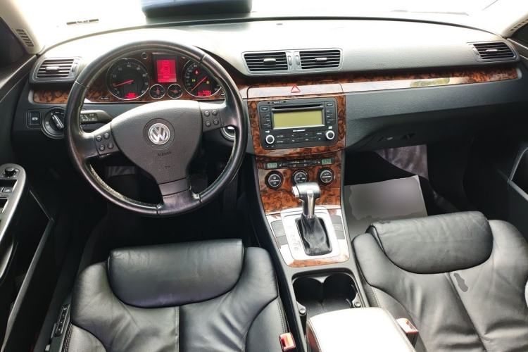 Used Volkswagen Magotan 2009 1.8 TSI DSG Luxury Edition Center Console