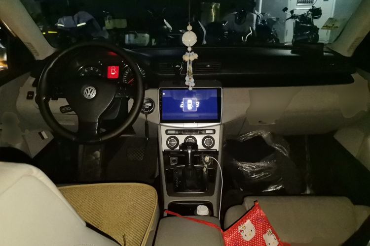 Used Volkswagen Magotan 2009 1.8 TSI DSG Comfort Edition Center Console
