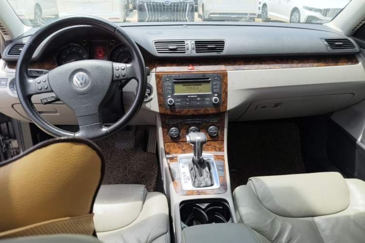 Used Volkswagen Magotan 2009 1.8 TSI DSG Luxury Edition Center Console