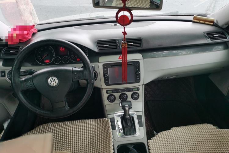 Used Volkswagen Magotan 2009 1.8 TSI DSG Comfort Edition Center Console