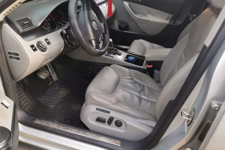 Used Volkswagen Magotan 2009 1.8 TSI DSG Comfort Edition Driver Seat