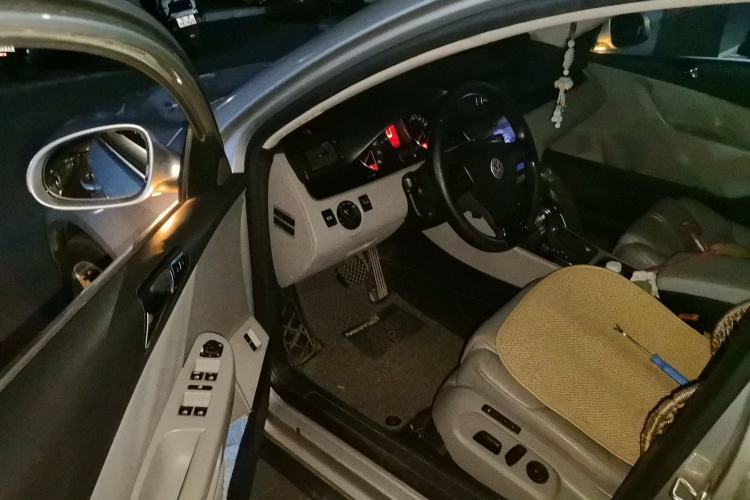 Used Volkswagen Magotan 2009 1.8 TSI DSG Comfort Edition Driver Seat