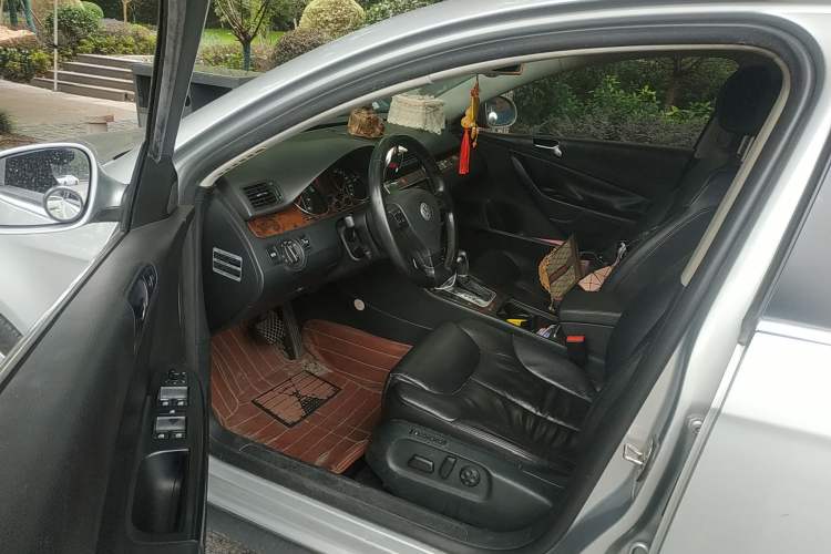 Used Volkswagen Magotan 2009 1.8 TSI DSG Luxury Edition Driver Seat