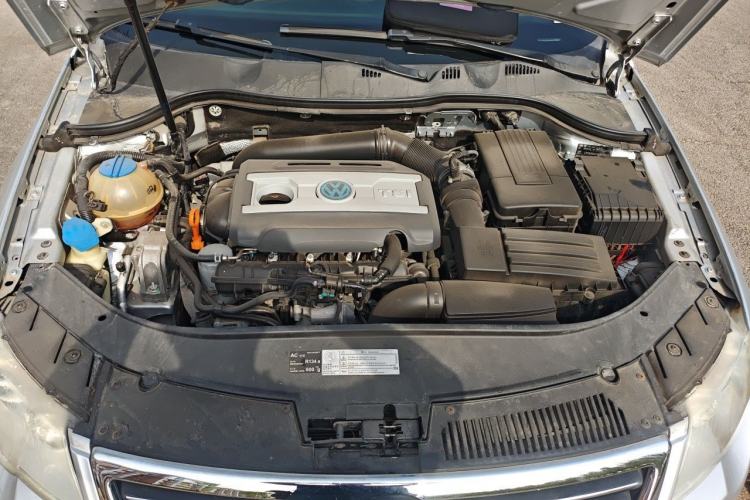 Used Volkswagen Magotan 2009 1.8 TSI DSG Luxury Edition Engine Bay