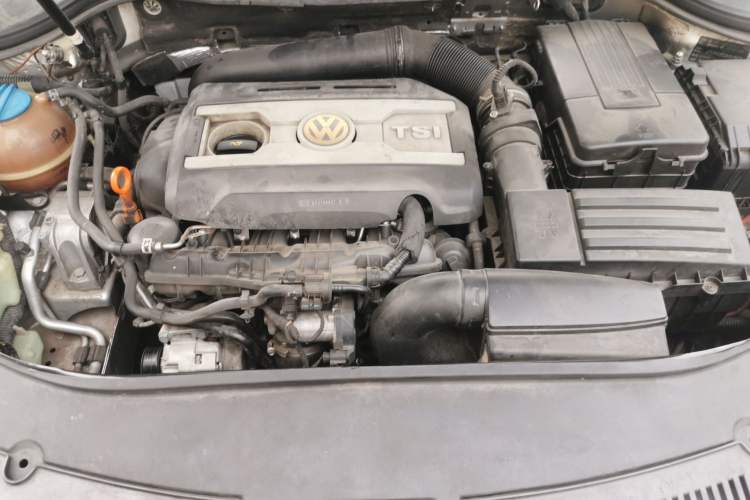 Used Volkswagen Magotan 2009 1.8 TSI DSG Comfort Edition Engine Bay