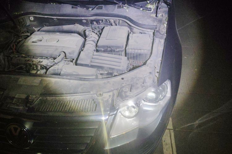 Used Volkswagen Magotan 2009 1.8 TSI DSG Luxury Edition Engine Bay Left