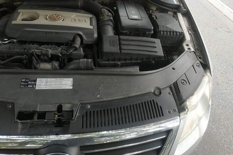 Used Volkswagen Magotan 2009 1.8 TSI DSG Luxury Edition Engine Bay Left