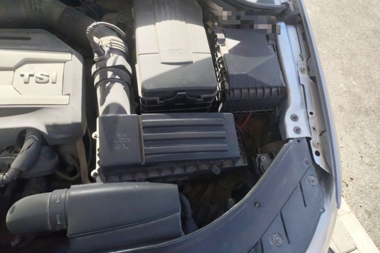 Used Volkswagen Magotan 2009 1.8 TSI DSG Comfort Edition Engine Bay Left