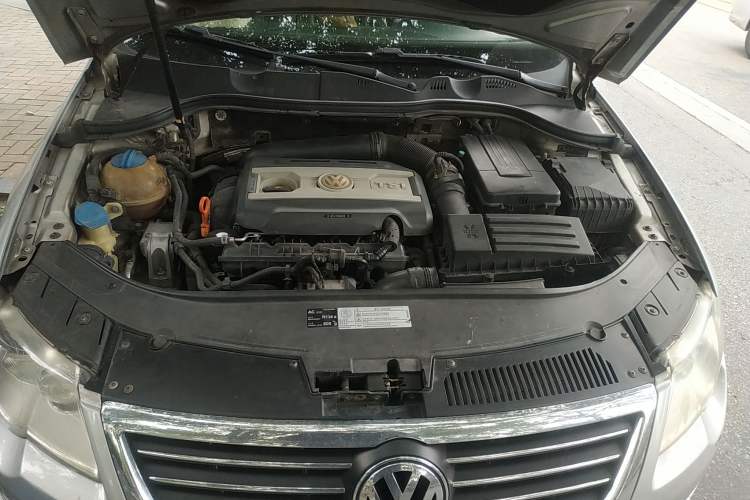 Used Volkswagen Magotan 2009 1.8 TSI DSG Luxury Edition Engine Bay