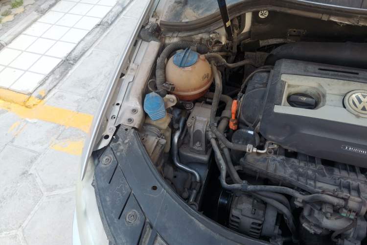 Used Volkswagen Magotan 2009 1.8 TSI DSG Luxury Edition Engine Bay Right