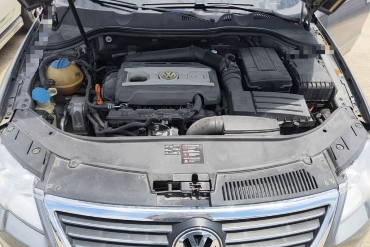 Used Volkswagen Magotan 2009 1.8 TSI DSG Luxury Edition Engine Bay