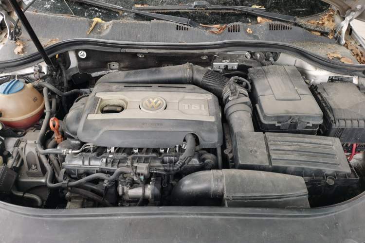 Used Volkswagen Magotan 2009 1.8 TSI DSG Comfort Edition Engine Bay