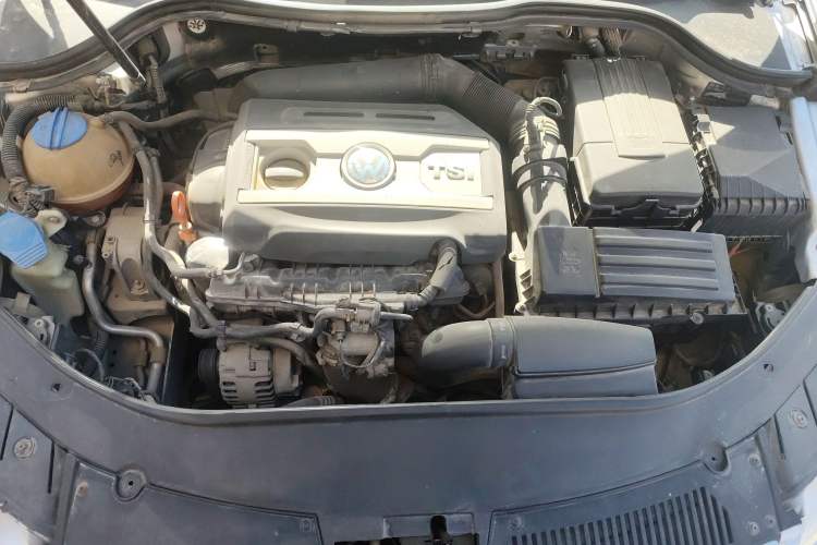 Used Volkswagen Magotan 2009 1.8 TSI DSG Comfort Edition Engine Bay