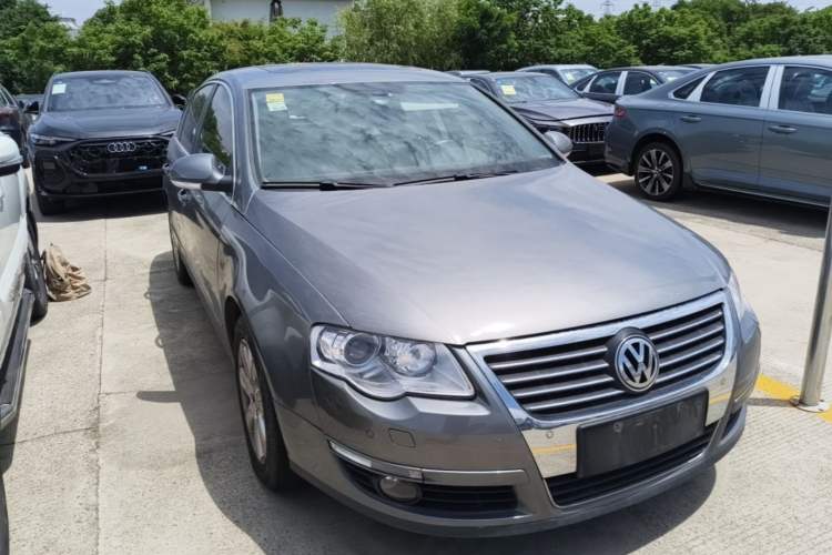 Used Volkswagen Magotan 2009 1.8 TSI DSG Luxury Edition Front Right 45 Deg