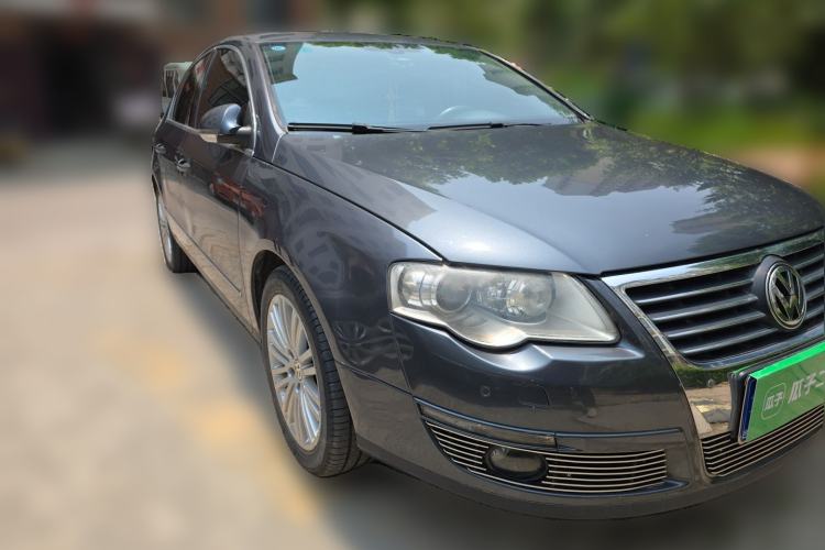 Used Volkswagen Magotan 2009 2.0 TSI DSG Comfort Edition Front Right 45 Deg