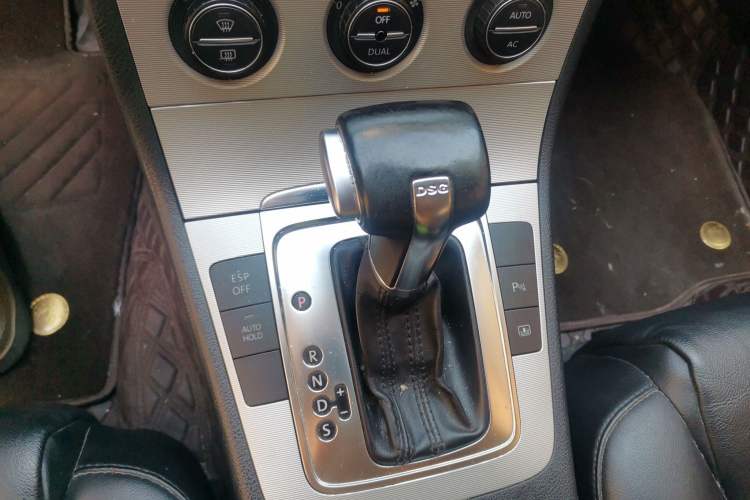 Used Volkswagen Magotan 2009 1.8 TSI DSG Luxury Edition Gear Lever