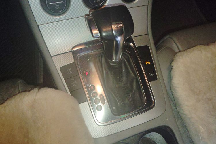 Used Volkswagen Magotan 2009 1.8 TSI DSG Luxury Edition Gear Lever