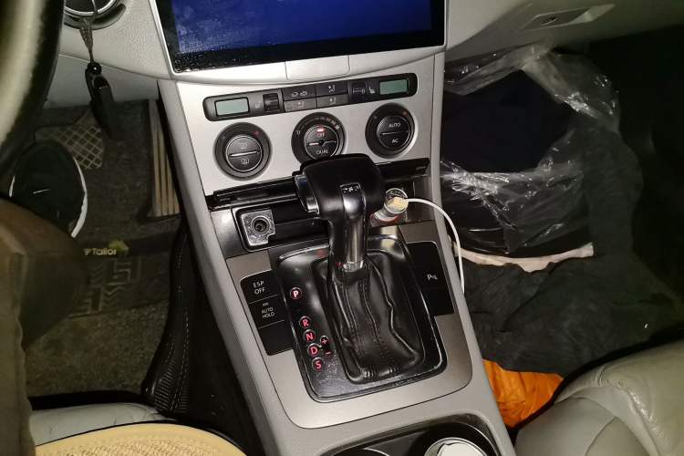 Used Volkswagen Magotan 2009 1.8 TSI DSG Comfort Edition Gear Lever