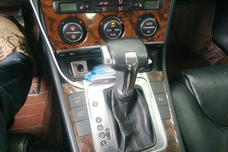 Used Volkswagen Magotan 2009 1.8 TSI DSG Luxury Edition Gear Lever