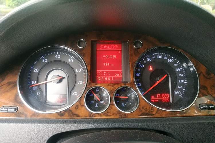 Used Volkswagen Magotan 2009 1.8 TSI DSG Luxury Edition Instrument Cluster