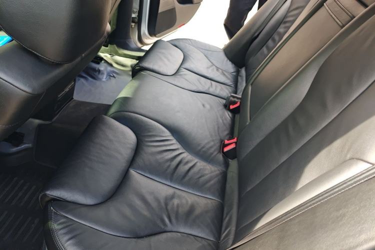 Used Volkswagen Magotan 2009 1.8 TSI DSG Luxury Edition Left Rear Seat
