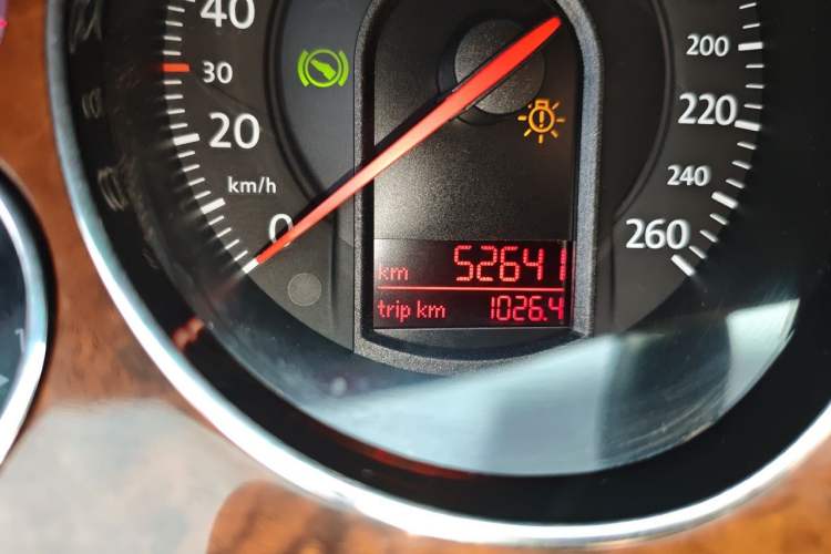 Used Volkswagen Magotan 2009 1.8 TSI DSG Luxury Edition Odometer Close Up