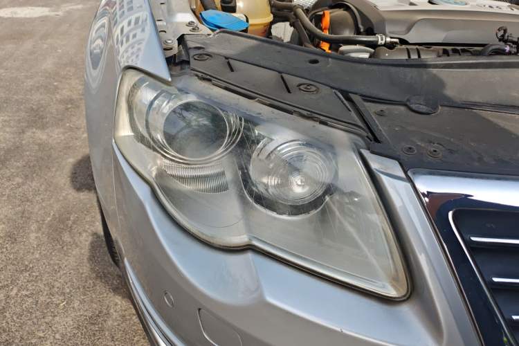 Used Volkswagen Magotan 2009 1.8 TSI DSG Luxury Edition Right Front Headlight