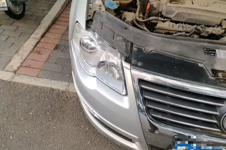 Used Volkswagen Magotan 2009 1.8 TSI DSG Comfort Edition Right Front Headlight