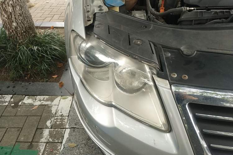 Used Volkswagen Magotan 2009 1.8 TSI DSG Luxury Edition Right Front Headlight