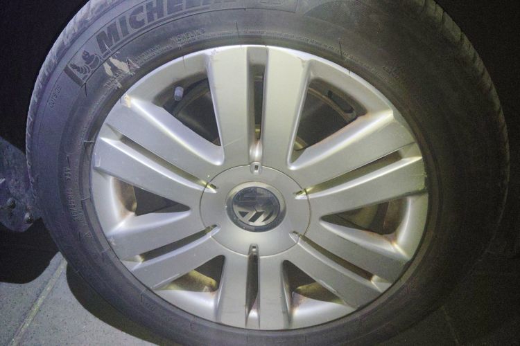 Used Volkswagen Magotan 2009 1.8 TSI DSG Luxury Edition Right Front Wheel Hub