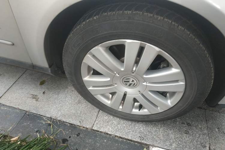 Used Volkswagen Magotan 2009 1.8 TSI DSG Luxury Edition Right Front Wheel Hub