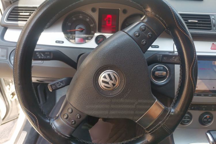 Used Volkswagen Magotan 2009 1.8 TSI DSG Luxury Edition Steering Wheel