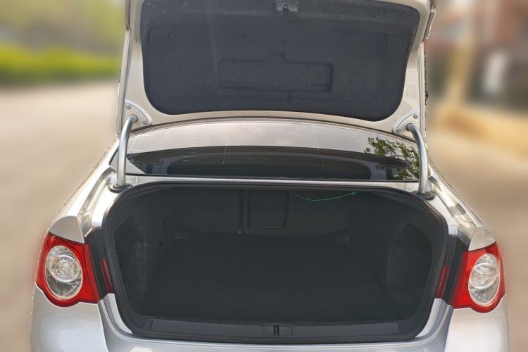 Used Volkswagen Magotan 2009 1.8 TSI DSG Luxury Edition Trunk