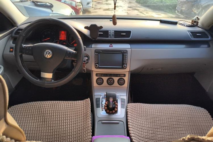 Used Volkswagen Magotan 2010 1.4TSI Elite Edition Center Console