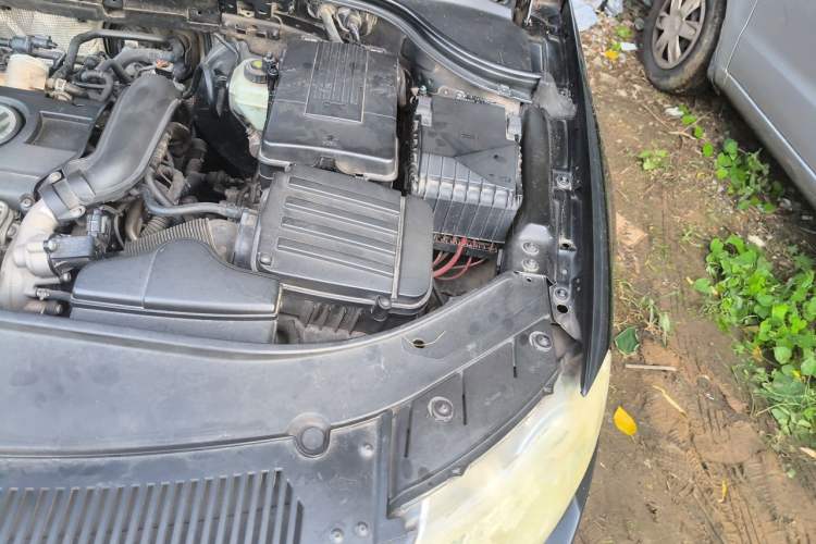 Used Volkswagen Magotan 2010 1.4TSI Elite Edition Engine Bay Left