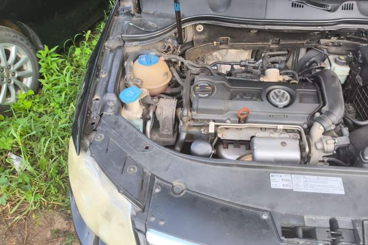 Used Volkswagen Magotan 2010 1.4TSI Elite Edition Engine Bay Right