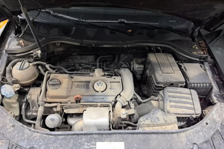 Used Volkswagen Magotan 2010 1.4TSI Elite Edition Engine Bay