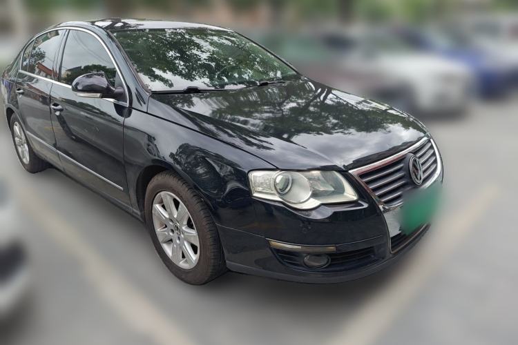 Used Volkswagen Magotan 2010 1.4TSI Elite Edition Front Right 45 Deg