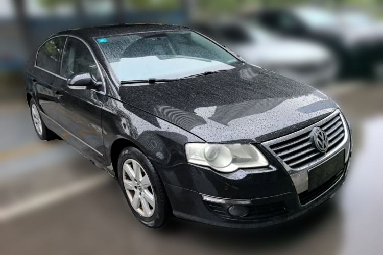 Used Volkswagen Magotan 2010 1.4TSI Elite Edition Front Right 45 Deg
