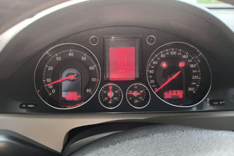 Used Volkswagen Magotan 2010 1.4TSI Elite Edition Instrument Cluster