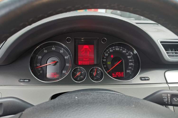 Used Volkswagen Magotan 2010 1.4TSI Elite Edition Instrument Cluster