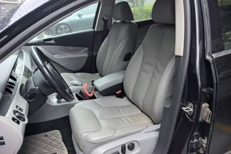 Used Volkswagen Magotan 2010 1.4TSI Elite Edition Left Front Seat