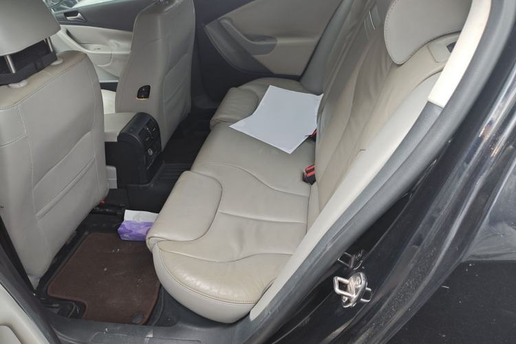 Used Volkswagen Magotan 2010 1.4TSI Elite Edition Left Rear Seat