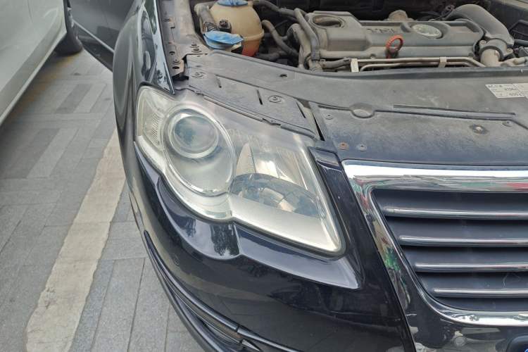 Used Volkswagen Magotan 2010 1.4TSI Elite Edition Right Front Headlight